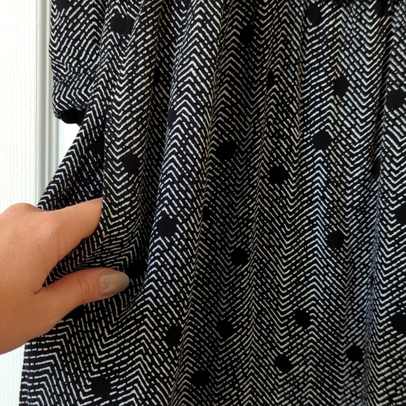Maeve Anthropologie Galen Dotted Chevron Quarter Sleeve Mini Shift Dress Black M - Picture 9 of 13